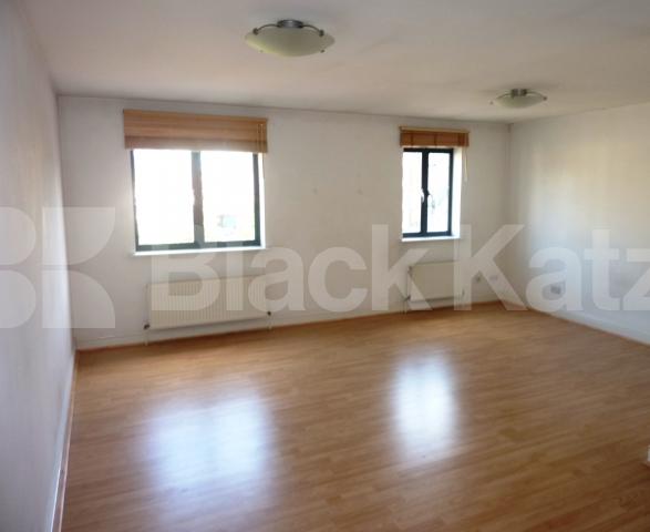 			NEW INSTRUCTION!, 1 Bedroom, 1 bath, 1 reception Flat			 Tollington Way, HOLLOWAY